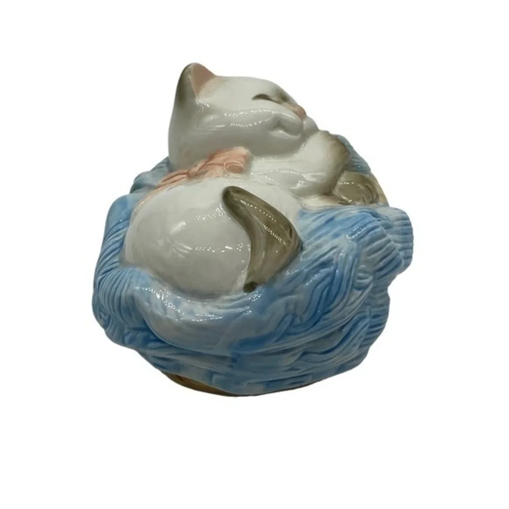 Vintage Avon Cat Napper Pomander Figurine Made in Japan 1983